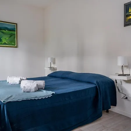 Apartment Residential Con Balcone