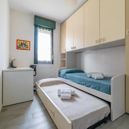 Guesthost - Residential Flat With Balconyparma Residential Con Balcone 아파트 *