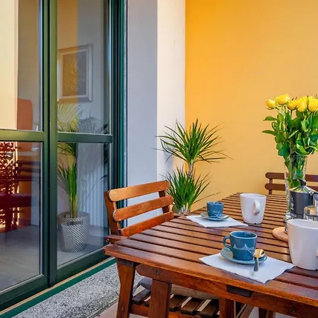 Residential Con Balcone Apartment