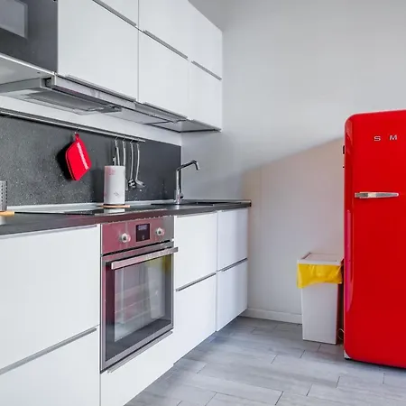 Apartment Residential Con Balcone *