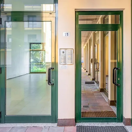 Apartment Residential Con Balcone
