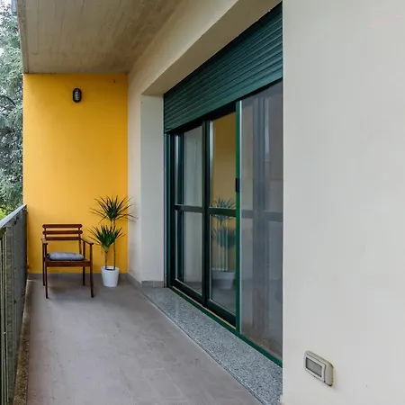 Apartment Residential Con Balcone *