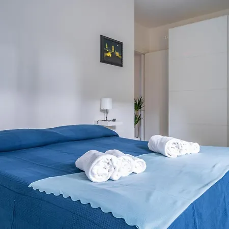 Guesthost - Residential Flat With Balconyparma Residential Con Balcone * Парма