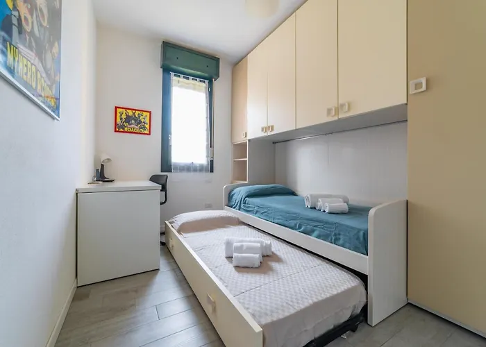 Guesthost - Residential Flat With Balconyparma Residential Con Balcone Apartment *