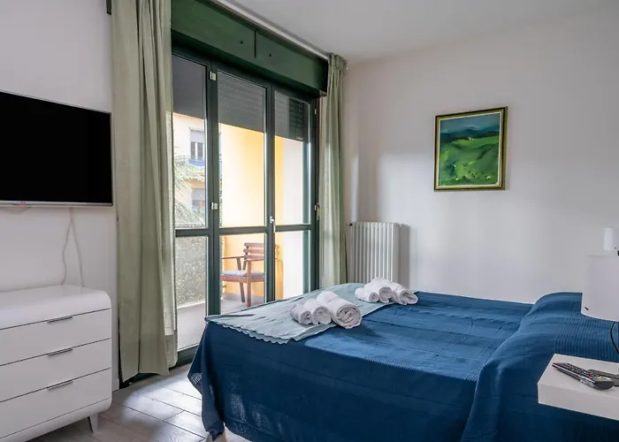 Guesthost - Residential Flat With Balconyparma Residential Con Balcone * Parma